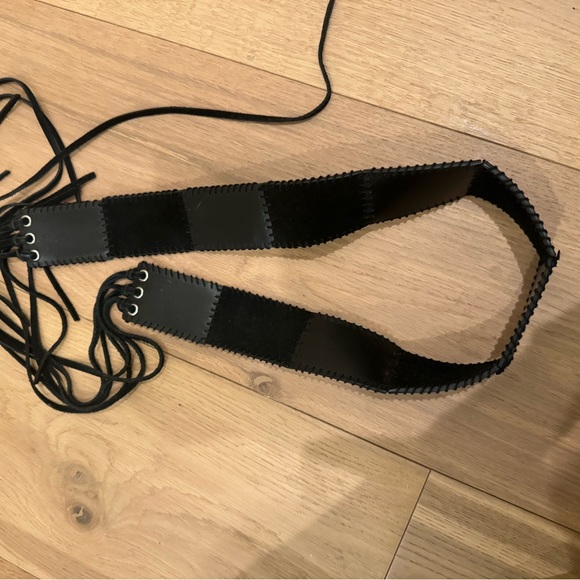 leather fringe belt - Picture 2 of 2